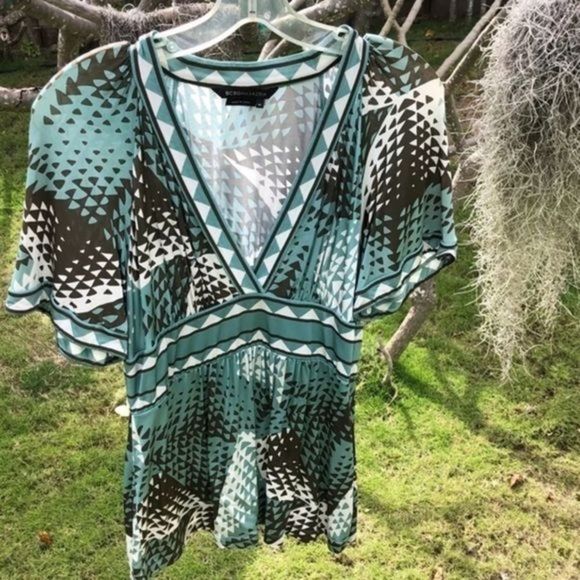 BCBGMaxAzria Tops - 47. 5/$25 BCBG MAXAZRIA Blouse sz Med